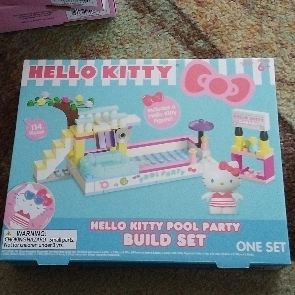 Hello Kitty Ice CreamTruck, Boba Tea Shop, Sweet + Pool Building Bricks Sets